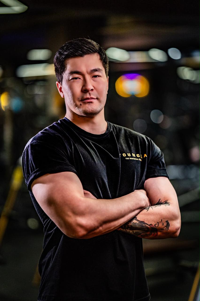 Дильдабеков Дулат: тренер Champion Fitness Сарыарка 5/1